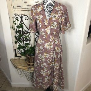ASTR the label mauve floral midi dress